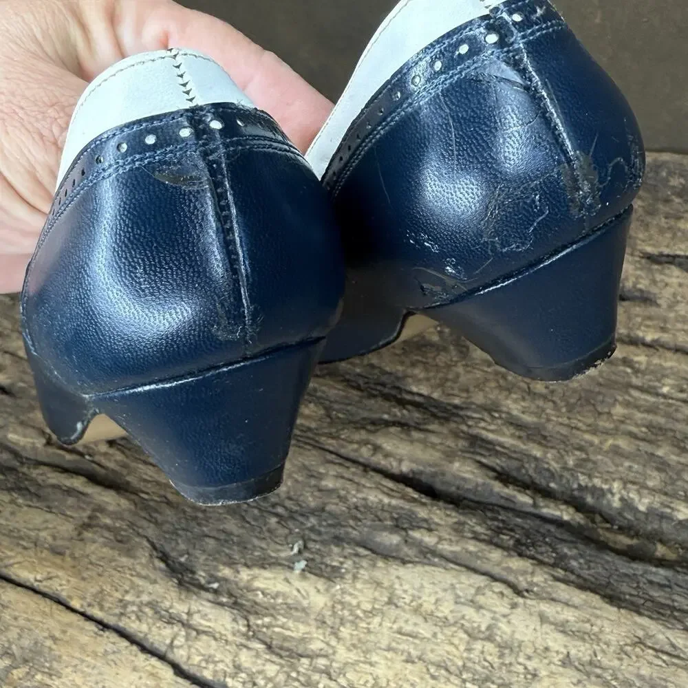 Vintage Red Cross Two-Tone Comfort Flats / Low Heels Women’s (Navy + Ivory) 6AA